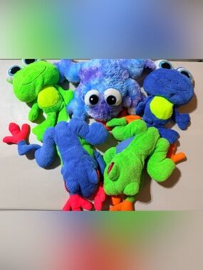 Plush Frog Set